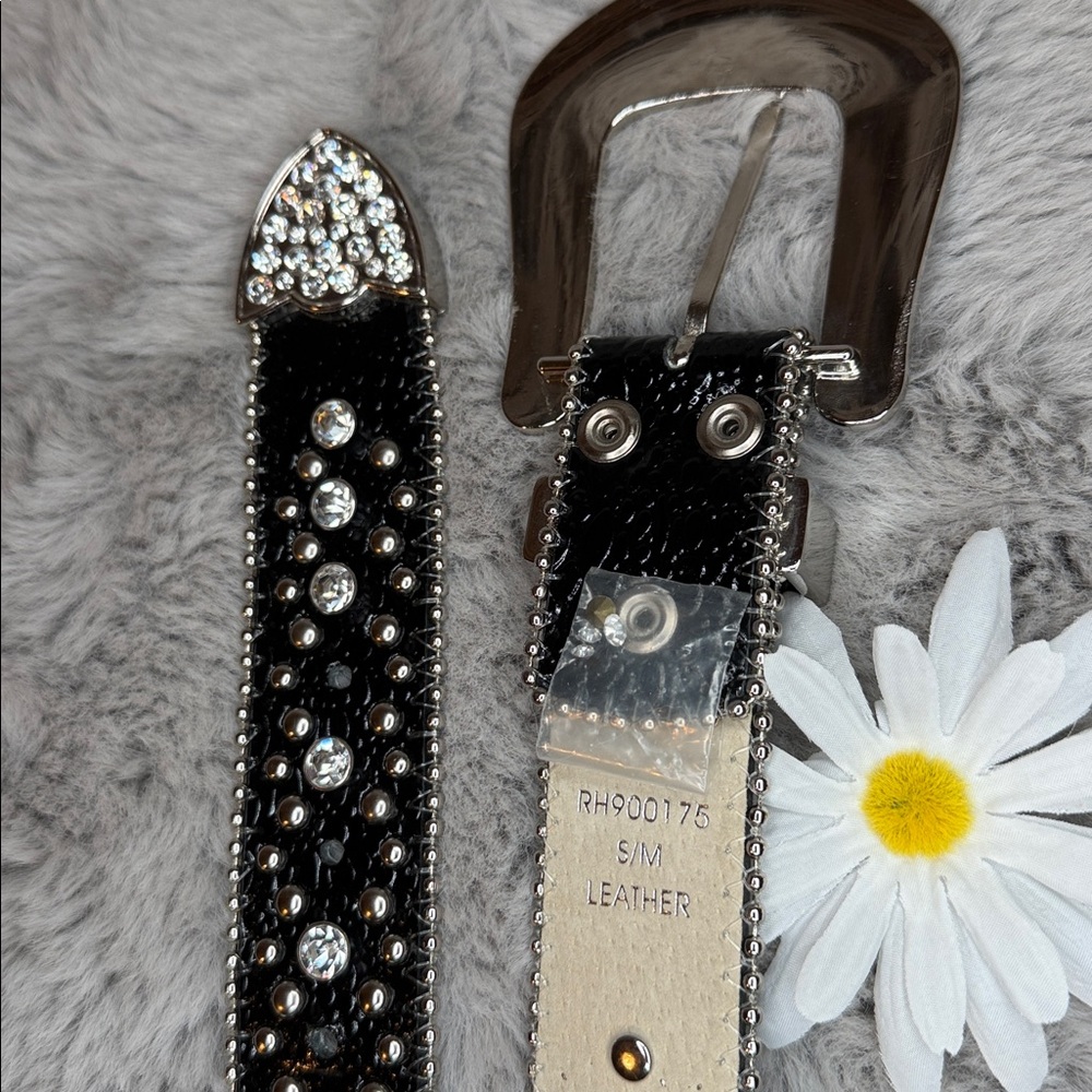 Crystal Western-Style Genuine Leather Studded Belt, Women’s Size S/M - Picture 3 of 9